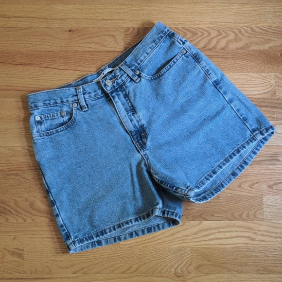 Tommy Hilfiger denim shorts - Picture 2 of 7